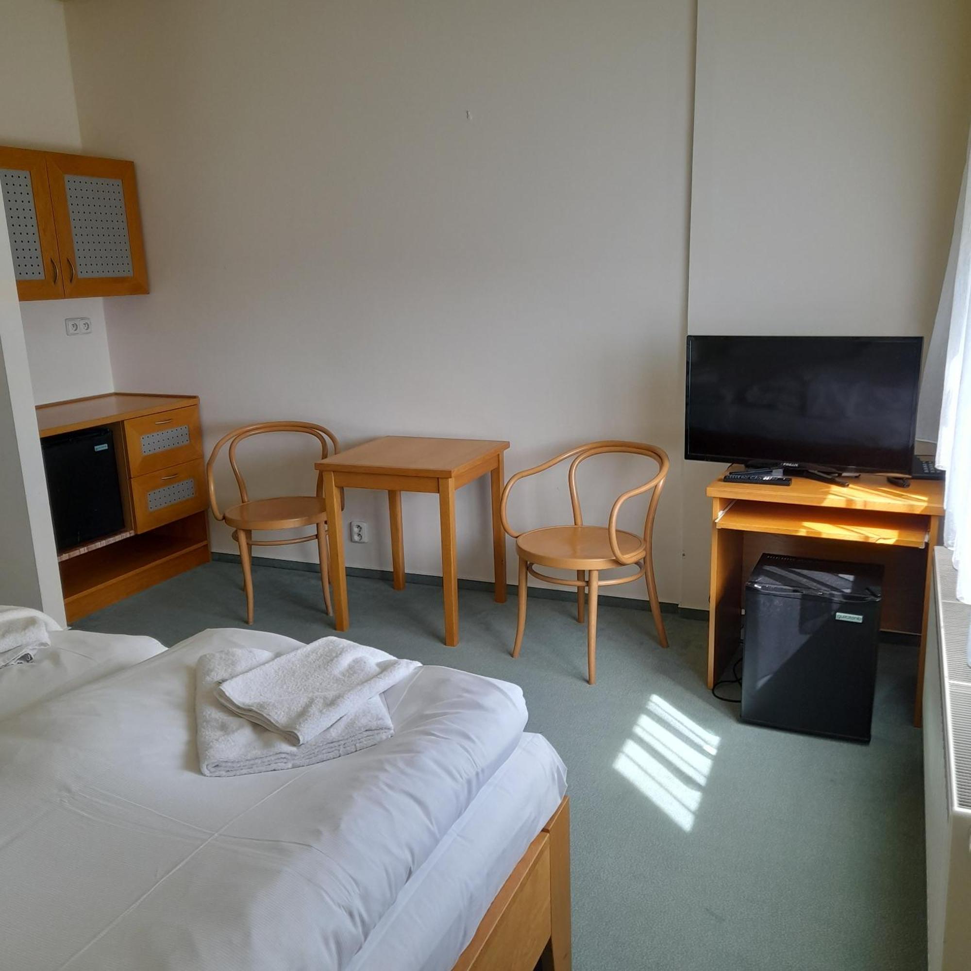 Hotel Smaragd プラハ エクステリア 写真