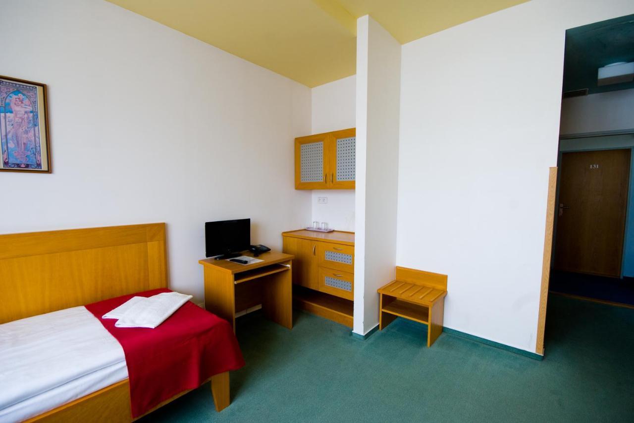 Hotel Smaragd プラハ エクステリア 写真