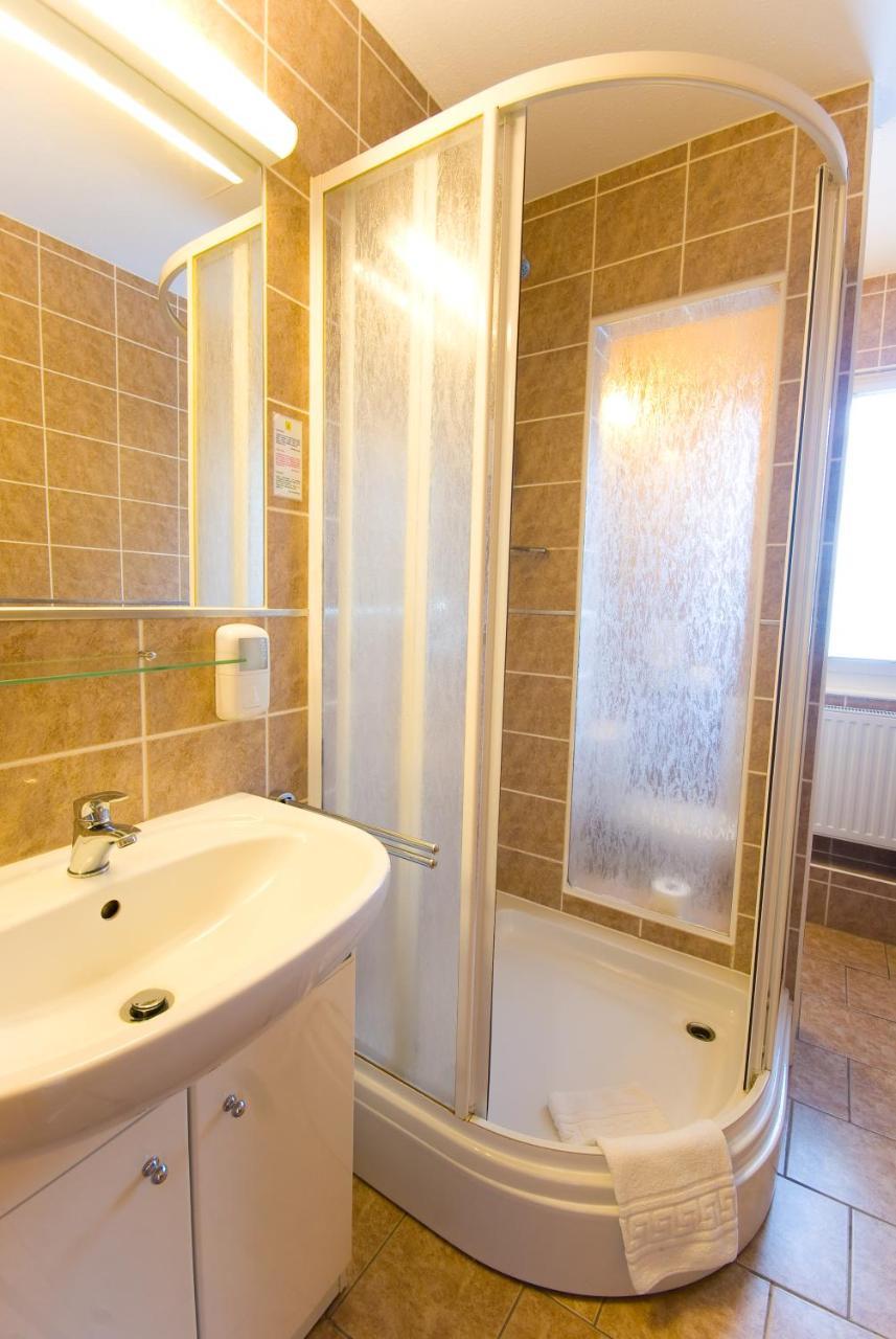 Hotel Smaragd プラハ エクステリア 写真