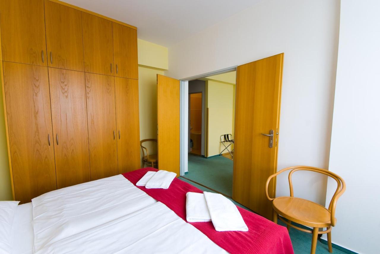 Hotel Smaragd プラハ エクステリア 写真